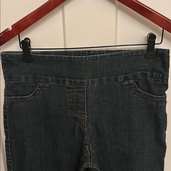 Contrast Women's Dark Blue Pull-On Jeans, size 8/9 - Picture 2 of 6